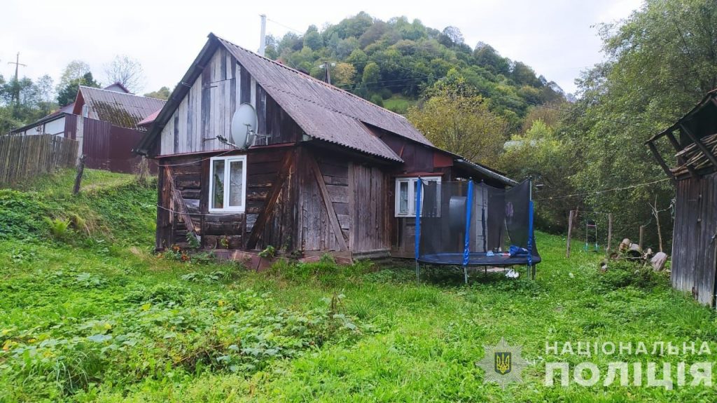 На Рахівщині чоловік побив жінку до смерті