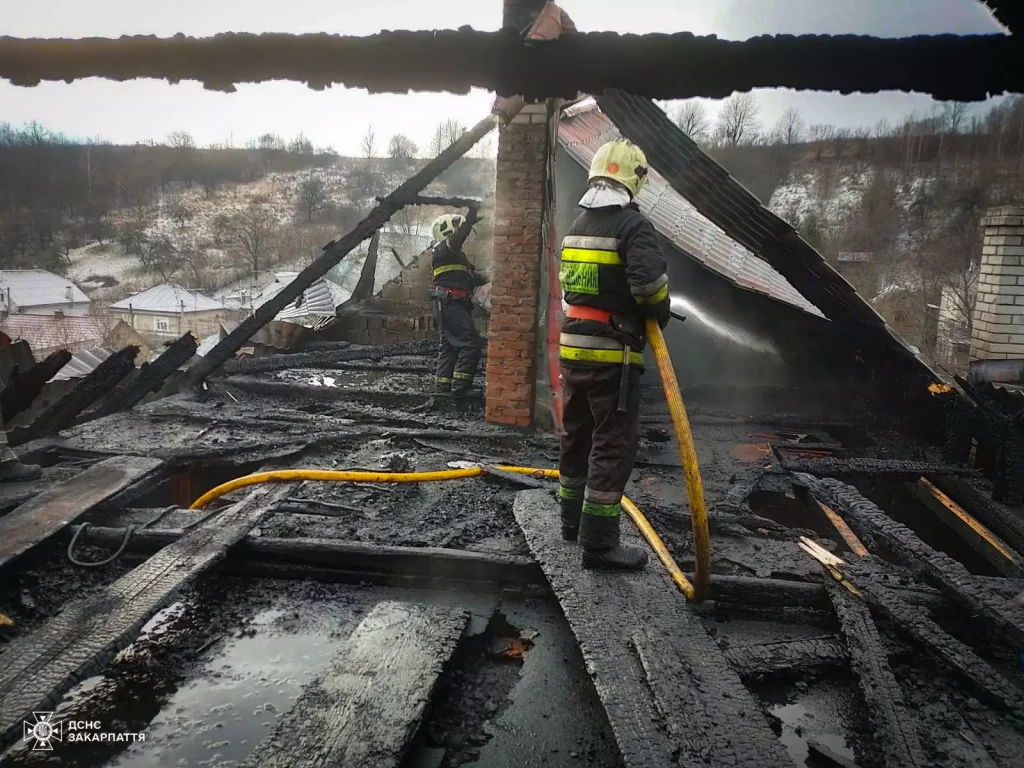 Перечинські вогнеборці ліквідували значну пожежу в житловому будинку