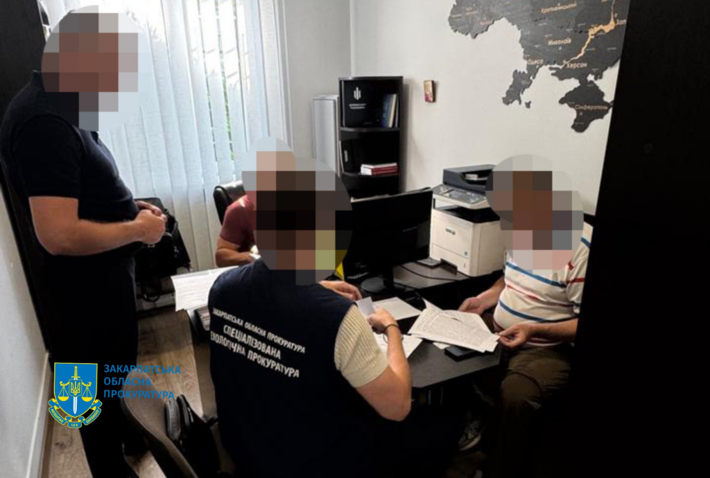 На Закарпатті лісничого підозрюють у недбалості, що призвела до незаконної вирубки дерев на понад 4,5 млн грн