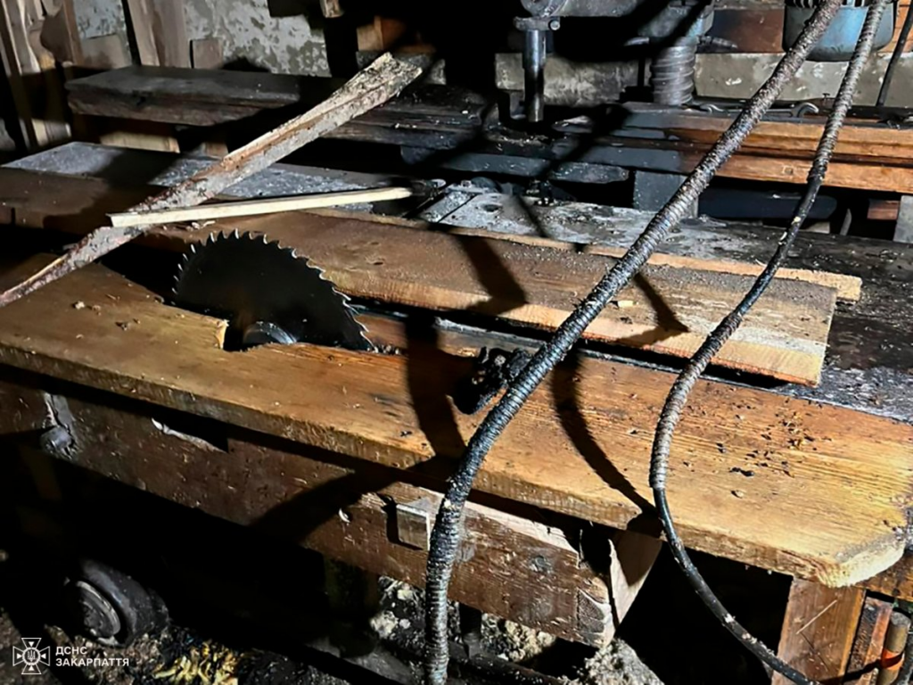 На Тячівщині згоріла майстерня