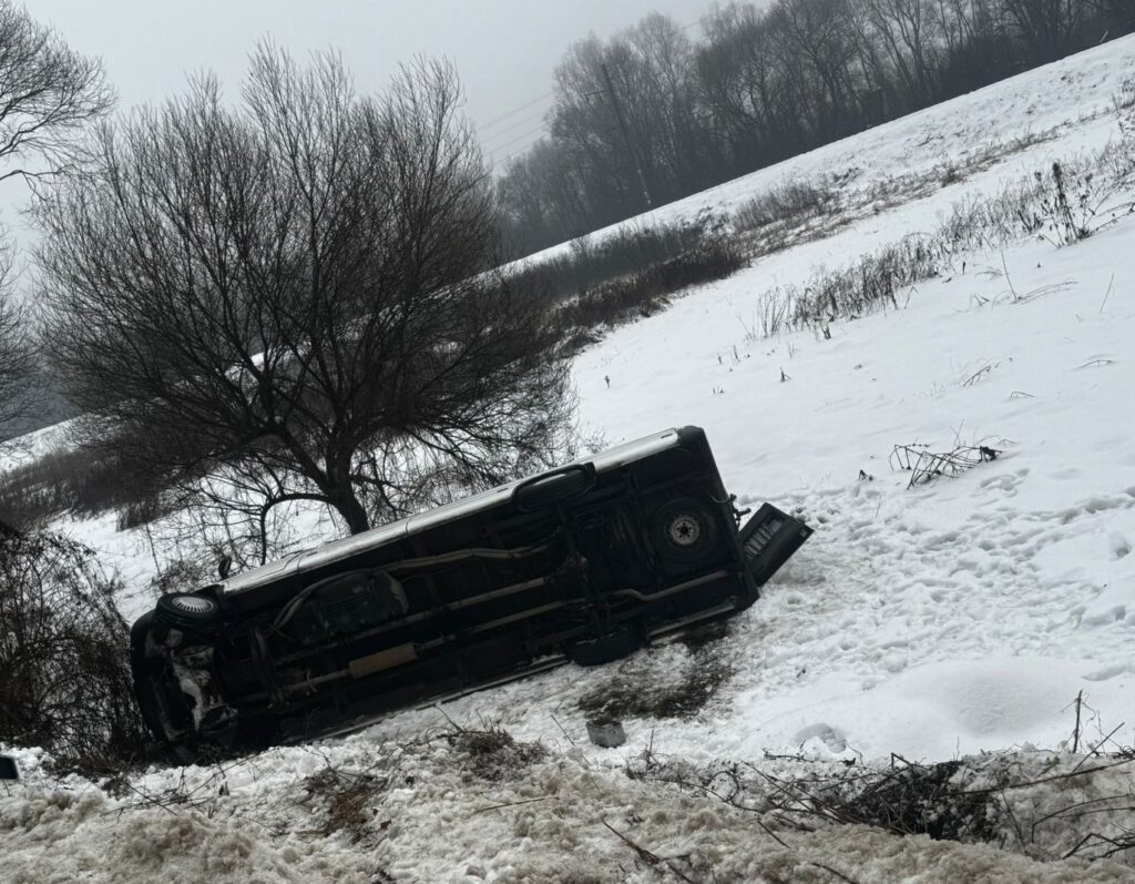 На Закарпатті перекинувся автобус з дітьми, є постраждалі